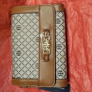 Tommy Hilfiger purse